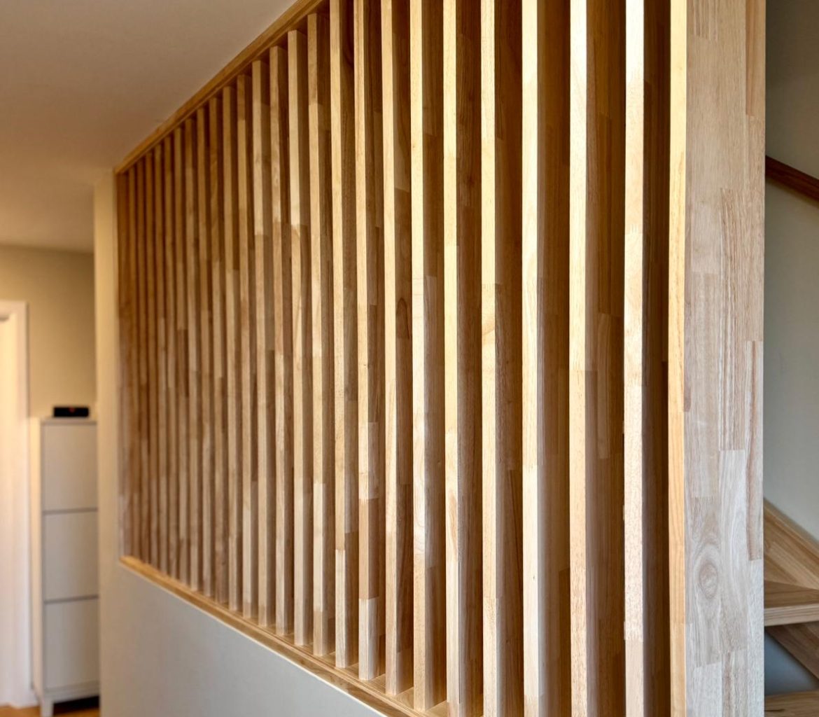 Claustra sur mesure en rubberwood