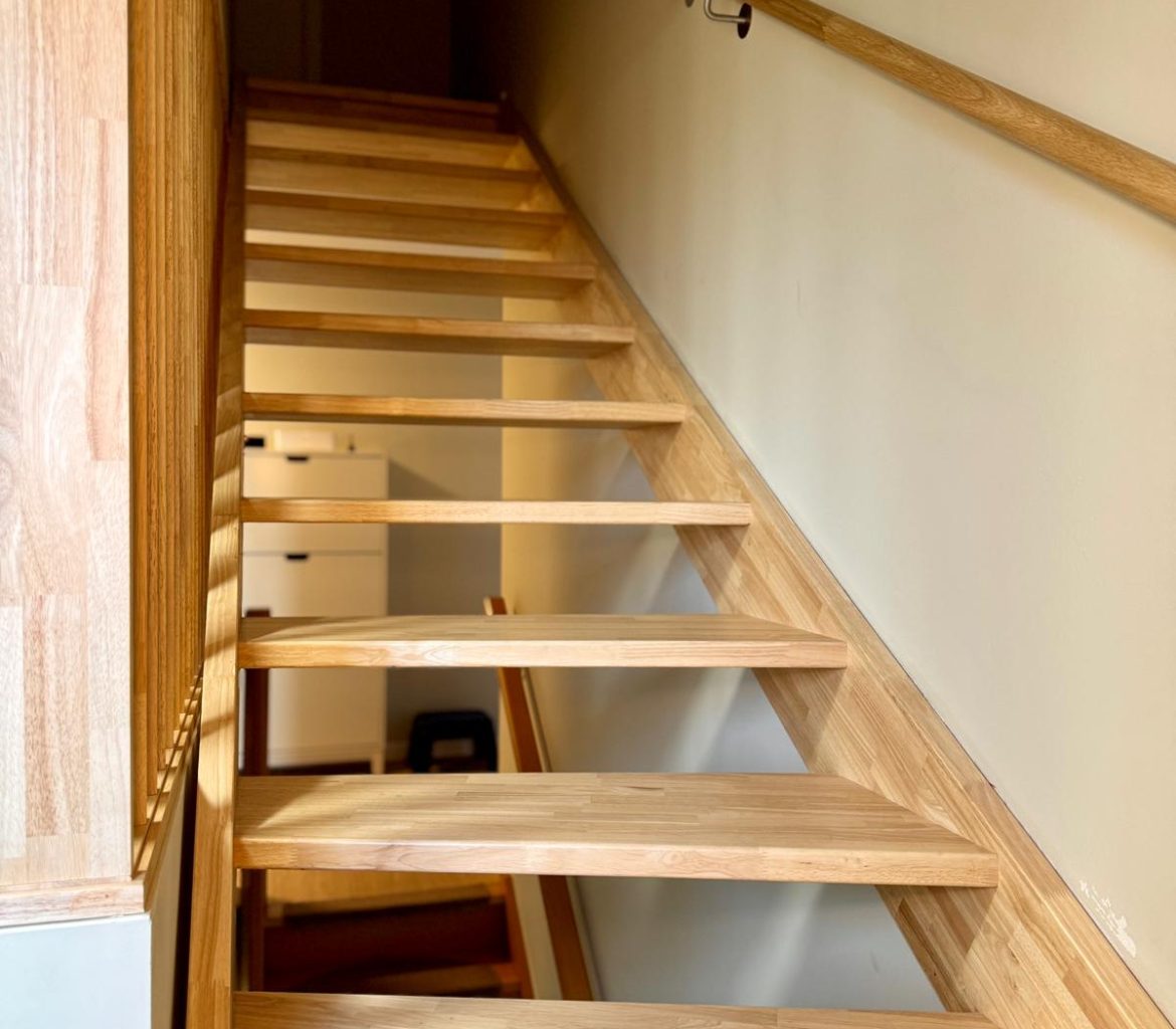 Escalier rubberwood lamellé collé