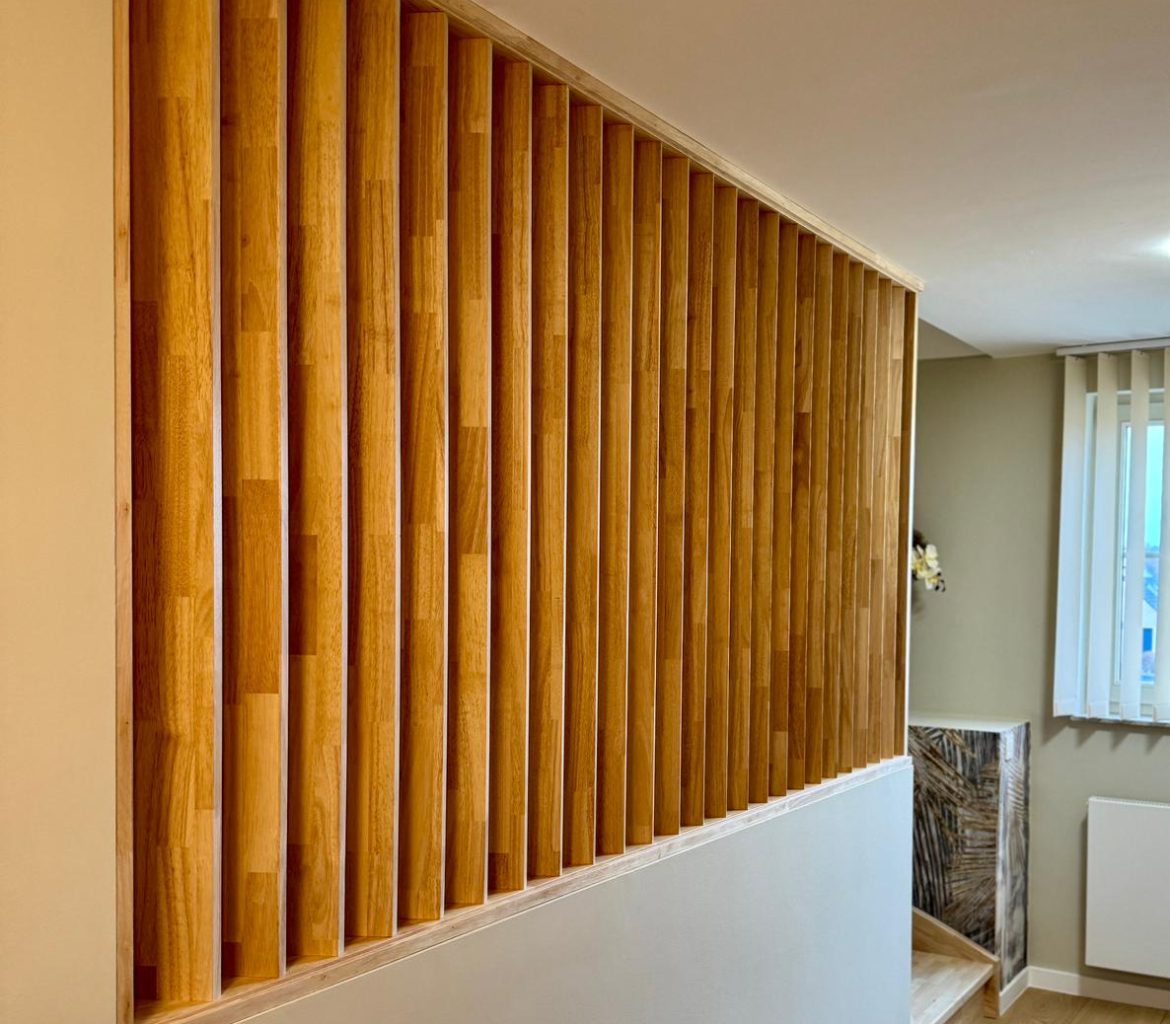 Claustra sur mesure en rubberwood