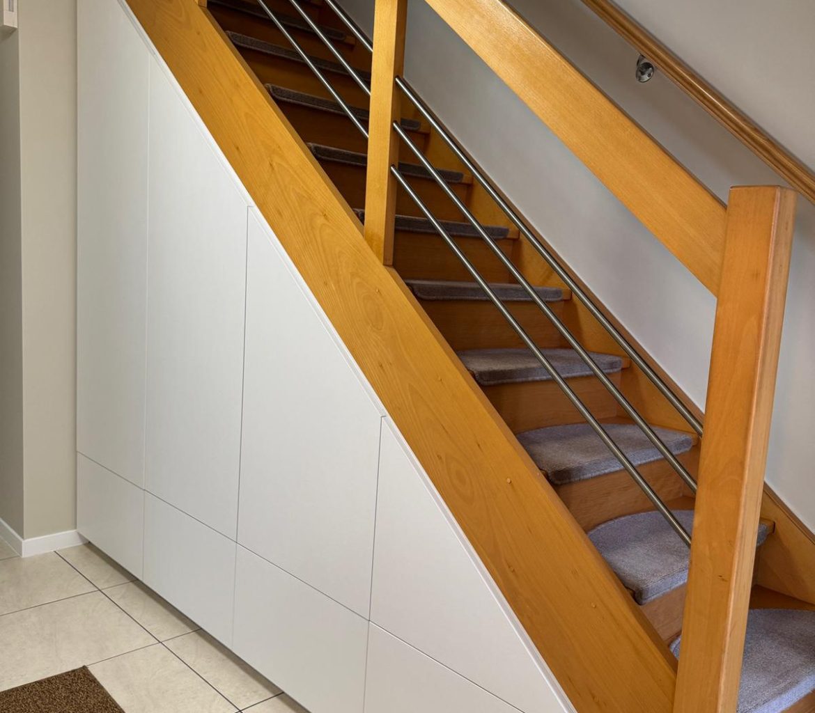 Dressing sous escalier