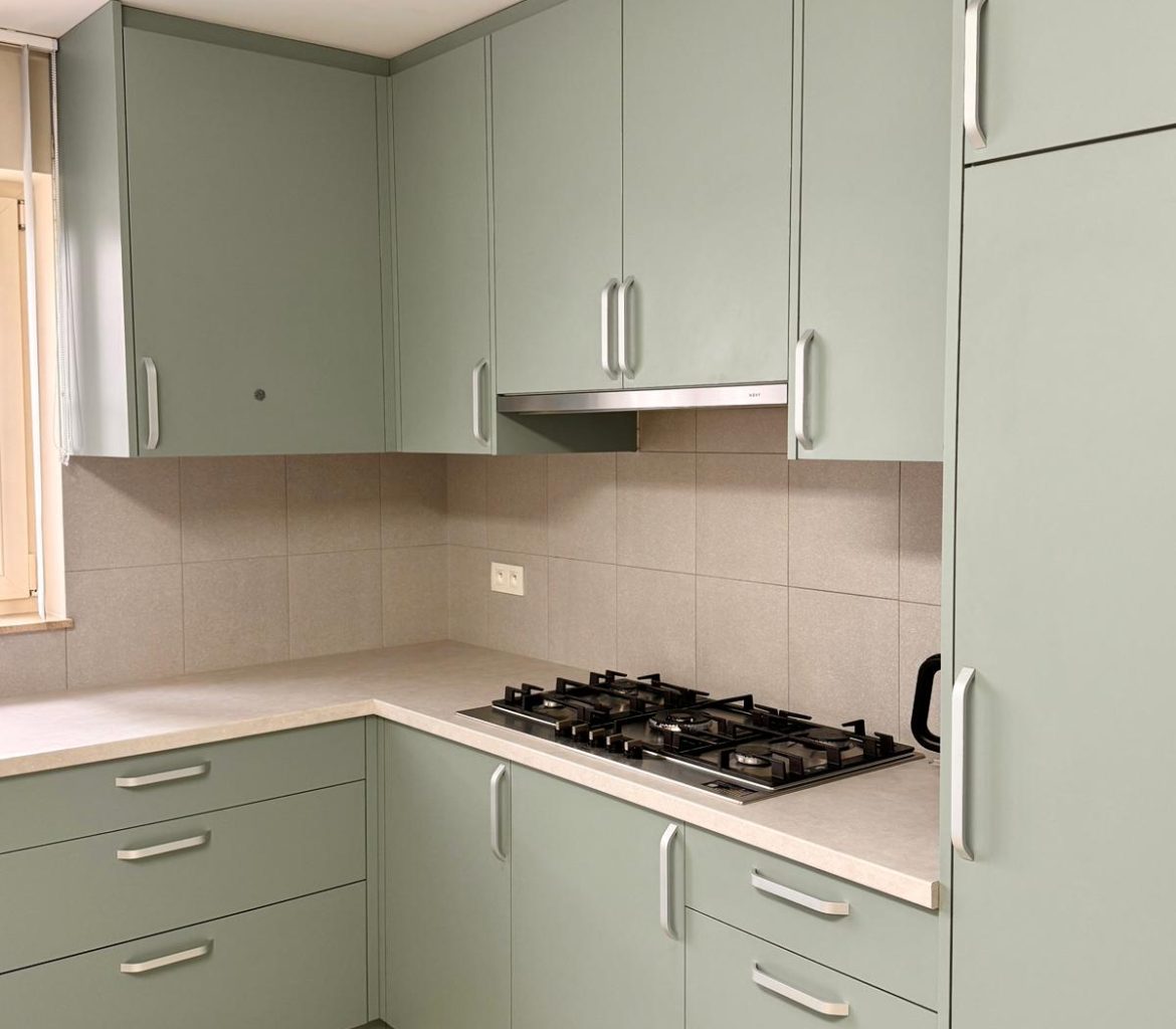 Cuisine sur mesure en mélaminé vert Bruxelles et brabant wallon