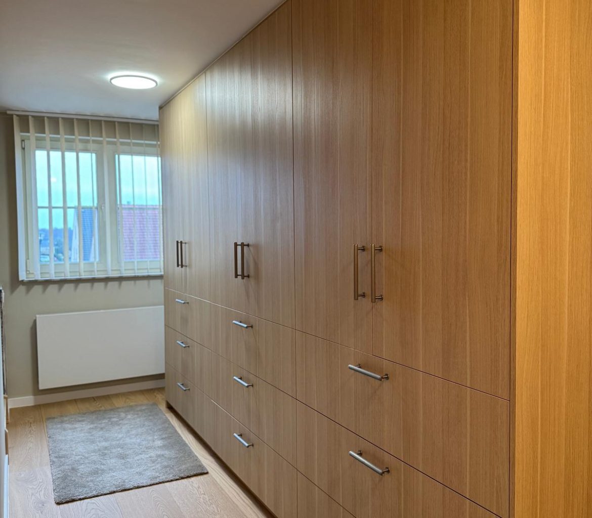 Dressing sur mesure en mélaminé imitation bois